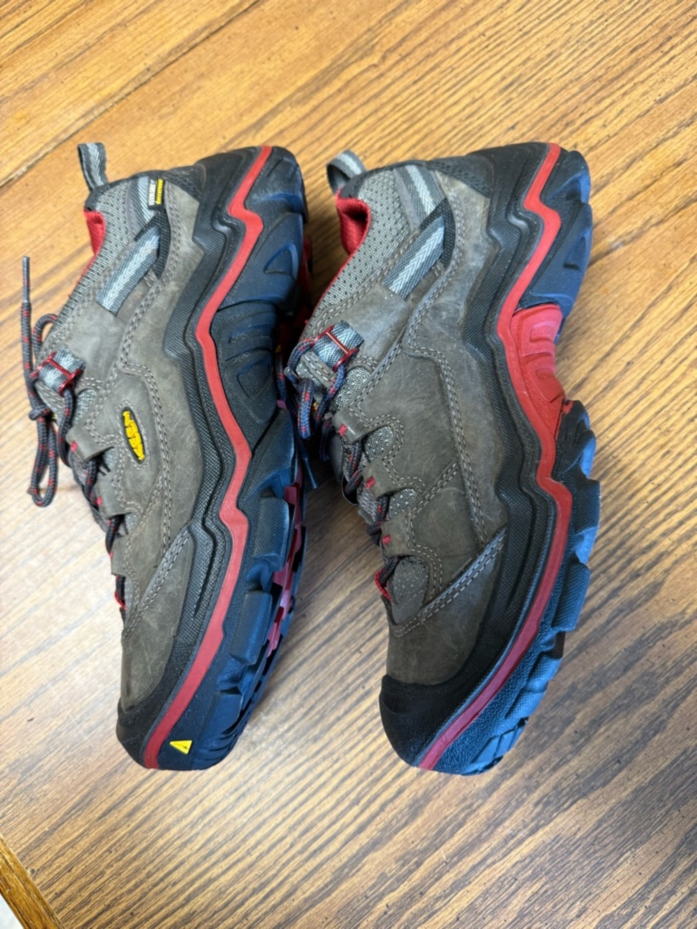 Keen Gray and Red Low-Top Hiking Shoes - Picture 3 of 5